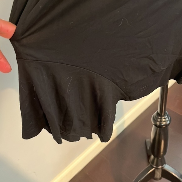 LOGO Lounge Lori Goldstein size Medium shark hem jacket in black. - Picture 4 of 9